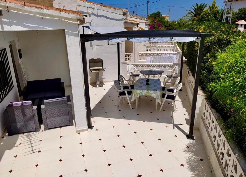 Villa Adosado de 140m2 con terraza a 50 m de la playa Dénia Exterior foto