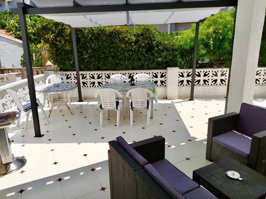 Villa Adosado de 140m2 con terraza a 50 m de la playa Dénia Exterior foto