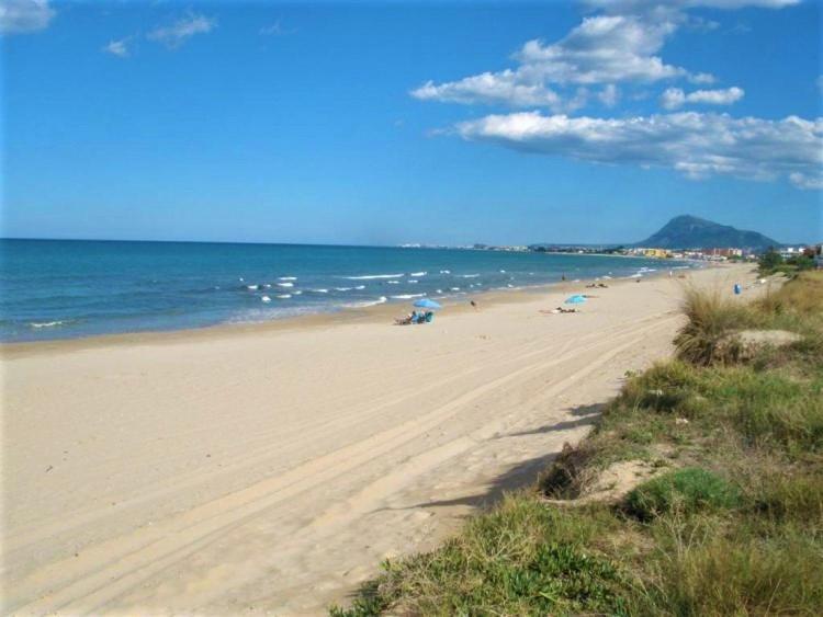 Villa Adosado de 140m2 con terraza a 50 m de la playa Dénia Exterior foto