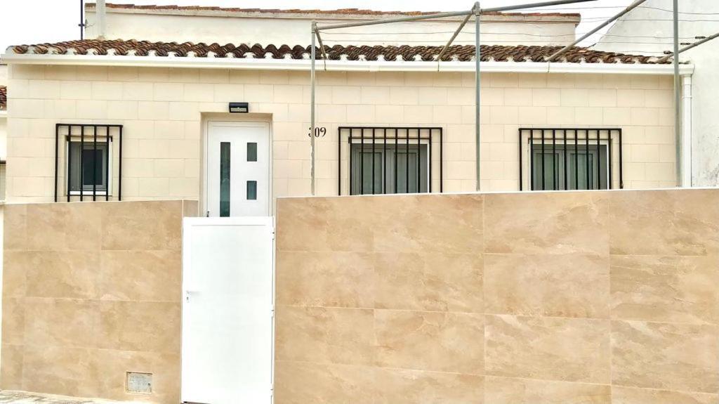 Villa Adosado de 140m2 con terraza a 50 m de la playa Dénia Exterior foto